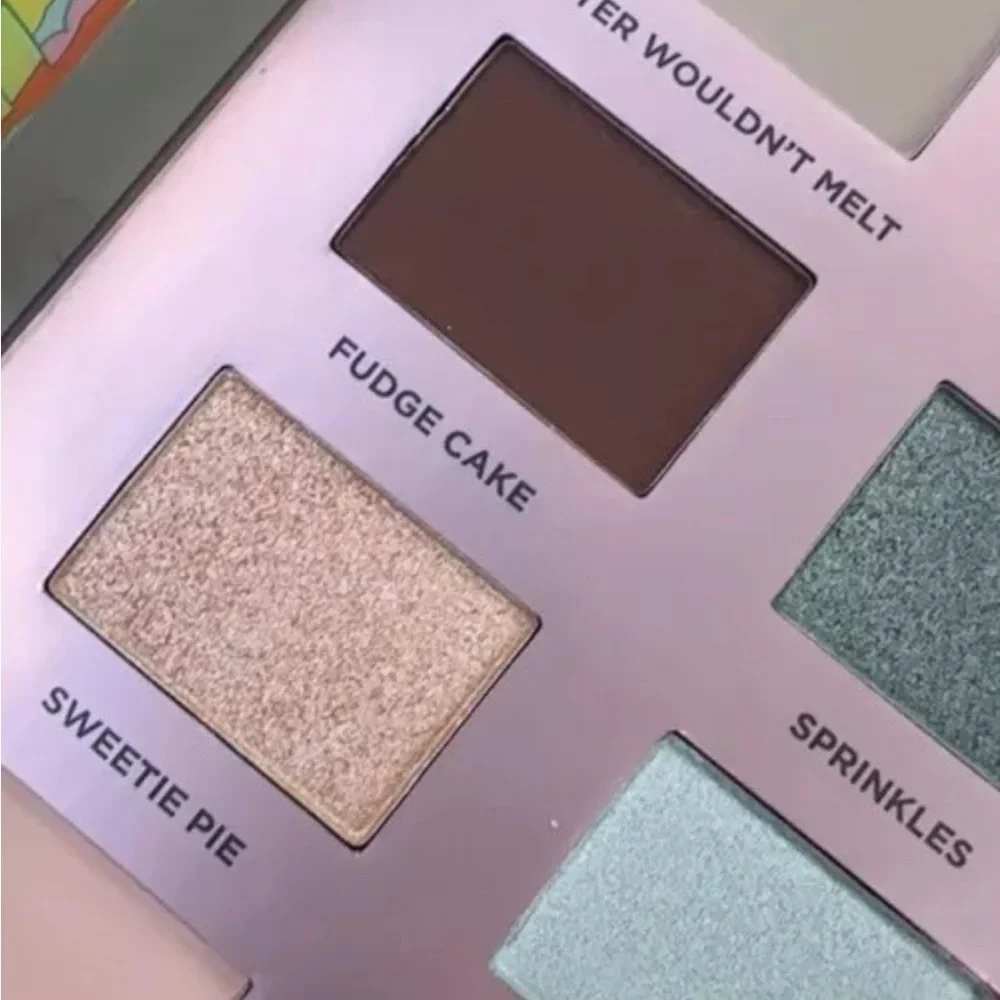 Iconic London Treat Yourself Eyeshadow Palette New In Box